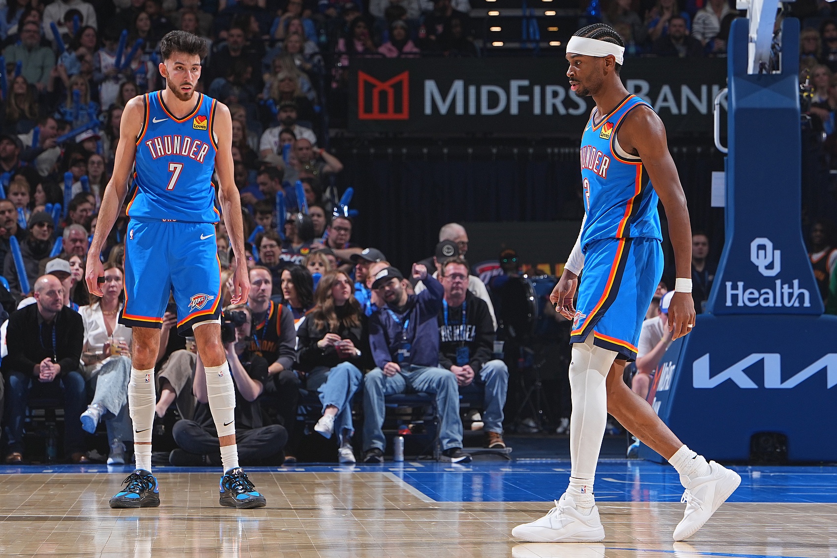 张佳玮：雷霆用防守+亚历山大赢球 马刺三卫能勉强创造但难联全队